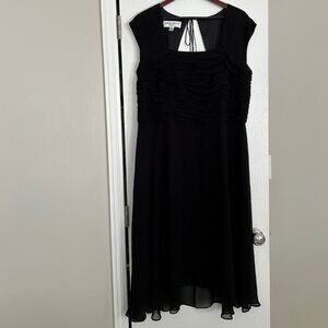 Donna Ricco, black dress, size 16W. Like new!